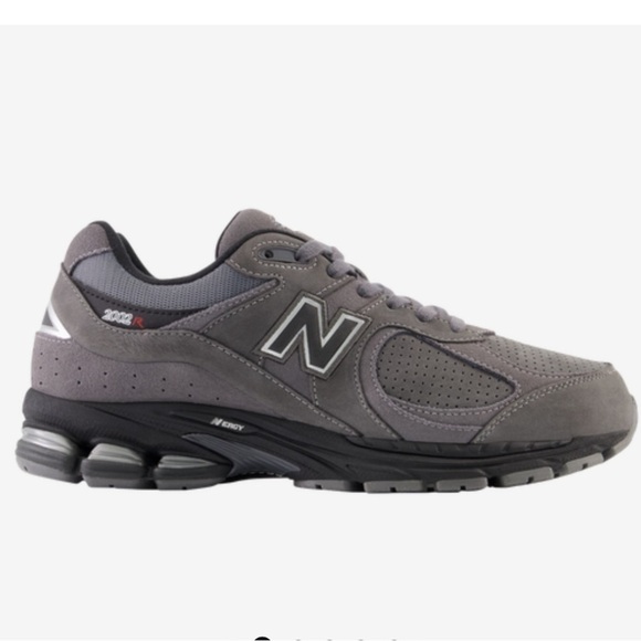 New balance 2002 mens sneakers black gray silver NWOB - Picture 1 of 7